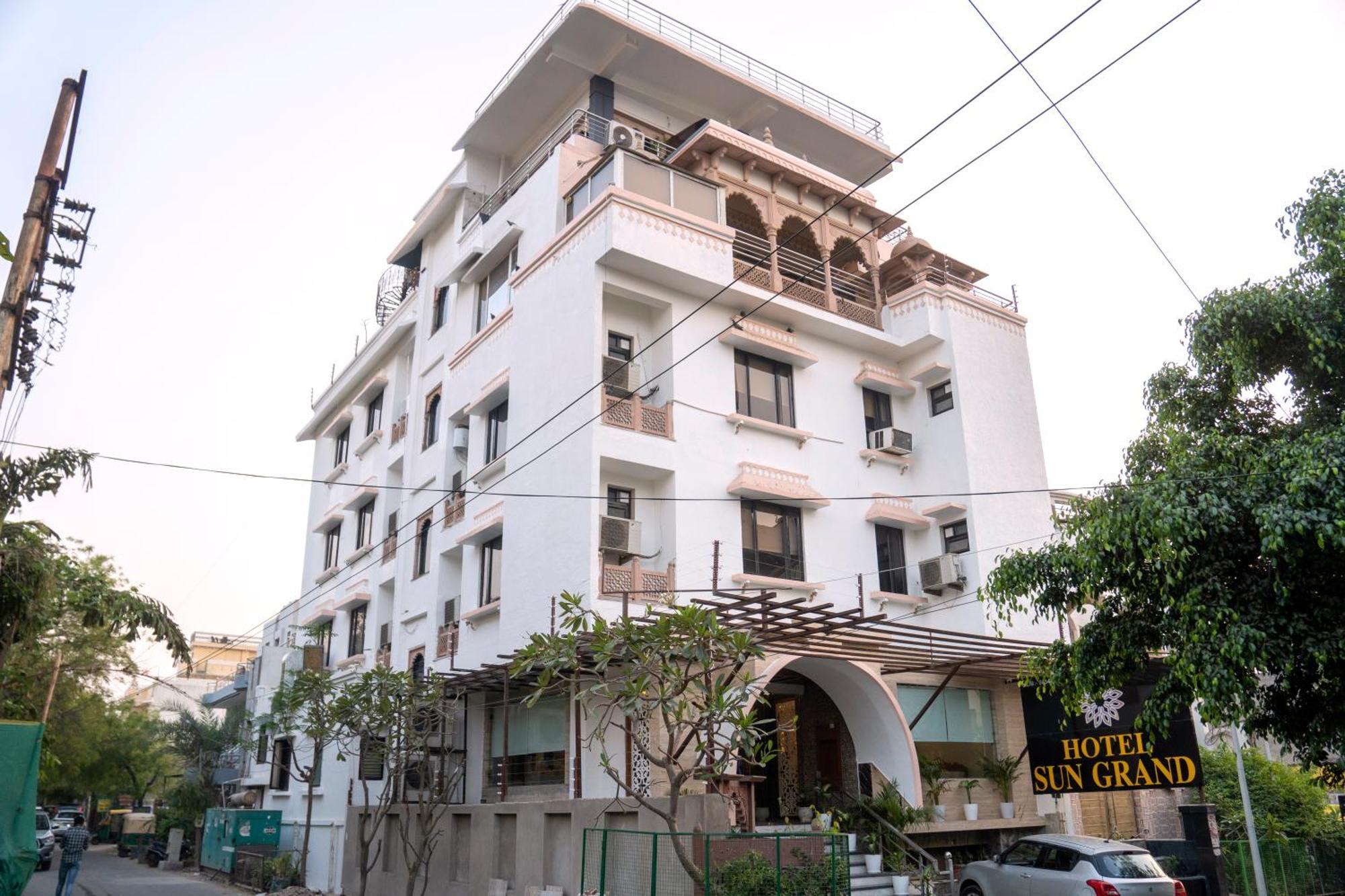 Hotel Sun Grand Agra  Eksteriør billede